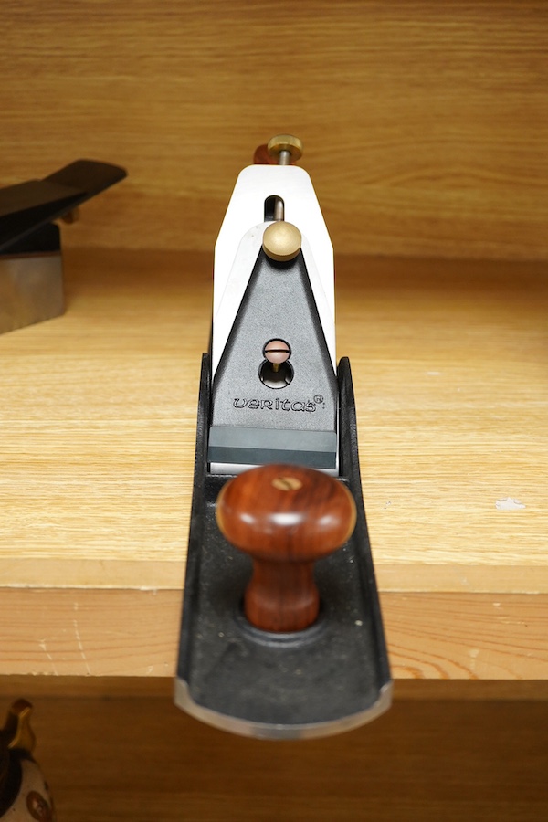 A Veritas No.6 jointer plane